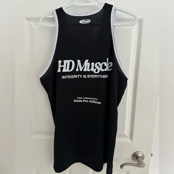Men’s Stringer - Picture 2 of 2